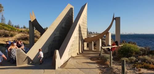 00v-20200111 175829-Cott-Sundial